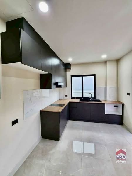 ไพรเวท33 (Private 33), Chon Buri (Pattaya)