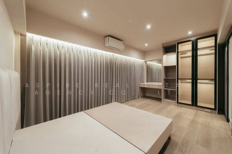 3-Storey Townhome in Sukhumvit 71, Only 290 m. from BTS Phra Khanong, Bangkok