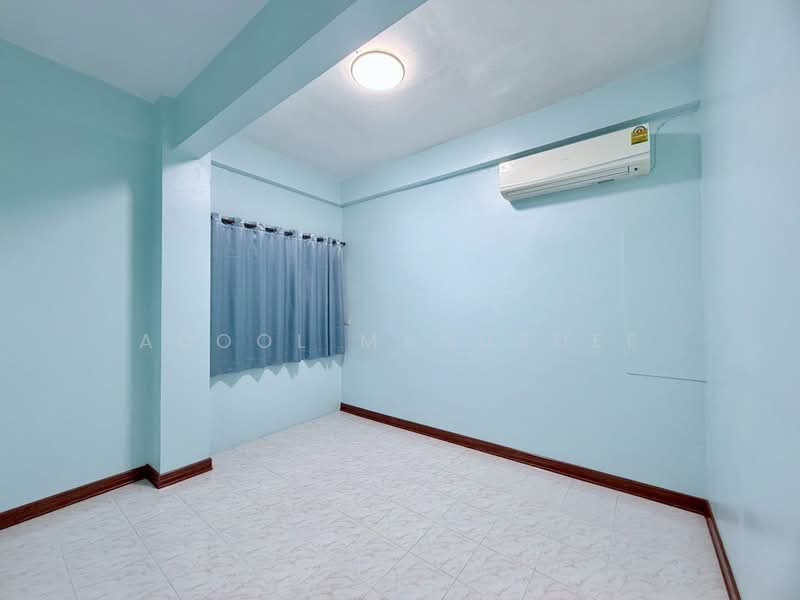 Rungroj Condotel, Bangkok