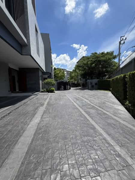 The Gentry Cultivar Rama 9, Bangkok