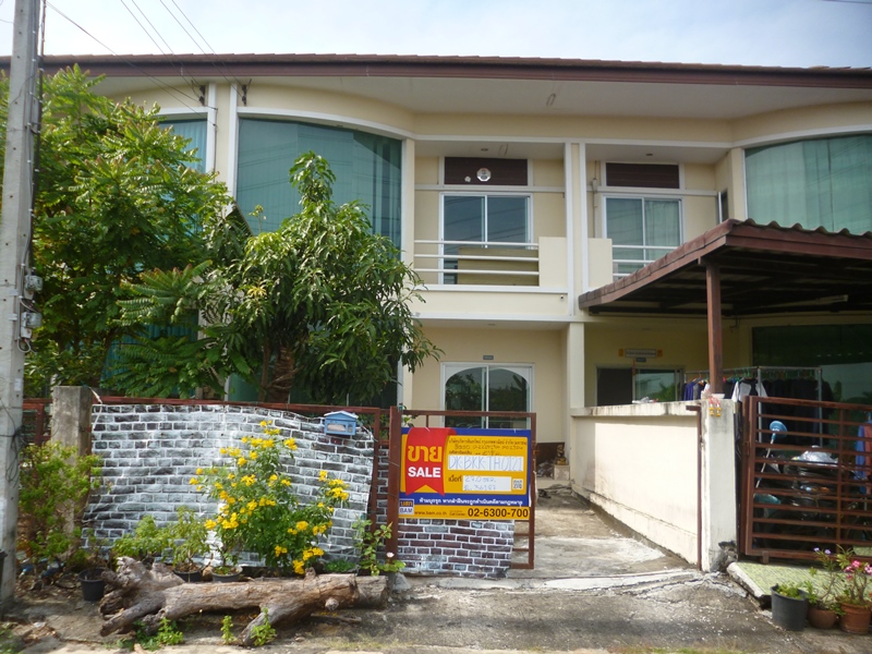 Townhouse at Ratchaphruek Housing Project, Suvarnabhumi-Lak Si Lat Krabang