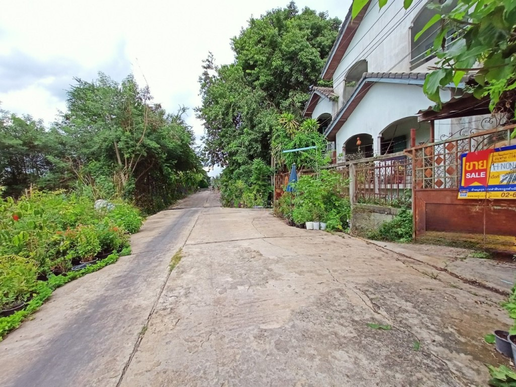 บ้านแฝด โครงการบ้านสวนเมืองนนท์ ไทรน้อย