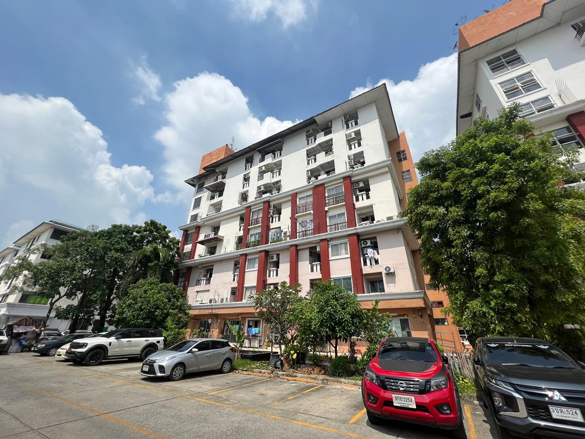 Condominium Praphruey Condotel Pravet Bangkok
