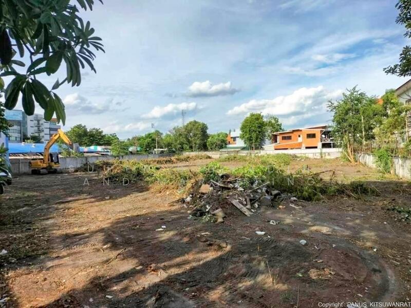 Land for sale 2 rai 337.1 sq.wah Watcharapol Sukhaphiban 5, Bangkok