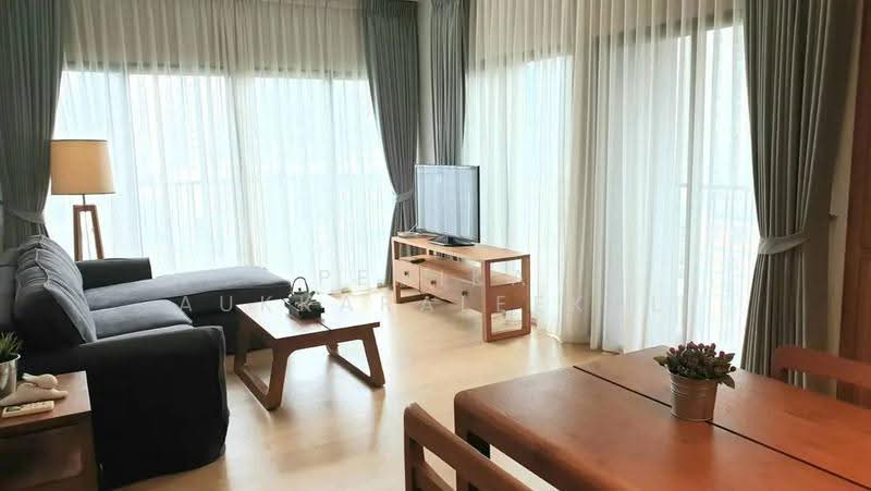 Noble Reveal, Bangkok