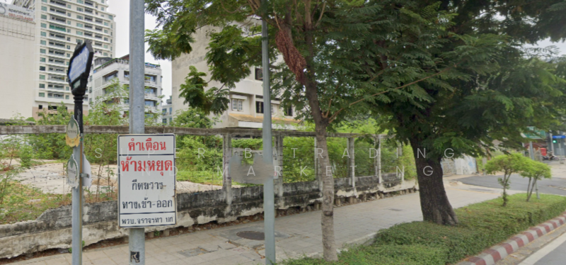 Land for sale, beautiful plot, good location, city center, Soi Narathiwat Ratchanakarin 18 - Rama 3, Bangkok