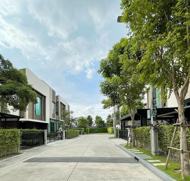 Baan Klang Muang The Edition Sukhumvit-Onnut, Bangkok
