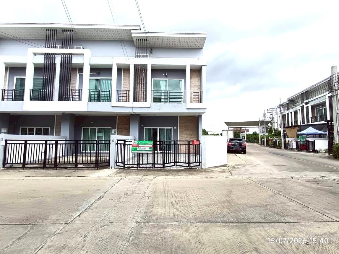 Townhouse in Rattanathibet-Kanchanaphisek, Bang Bua Thong, Nonthaburi