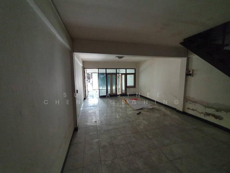 2-BR Townhouse, Bangkok
